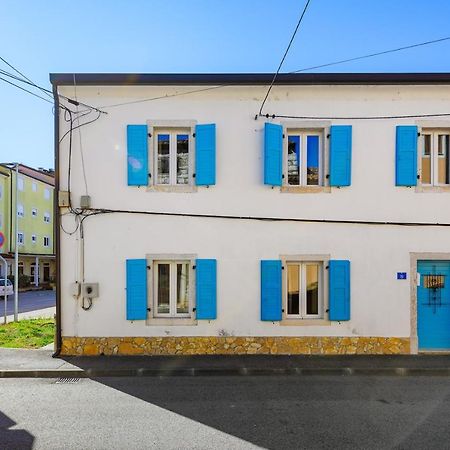 Center House With Apartments Умаг Екстер'єр фото