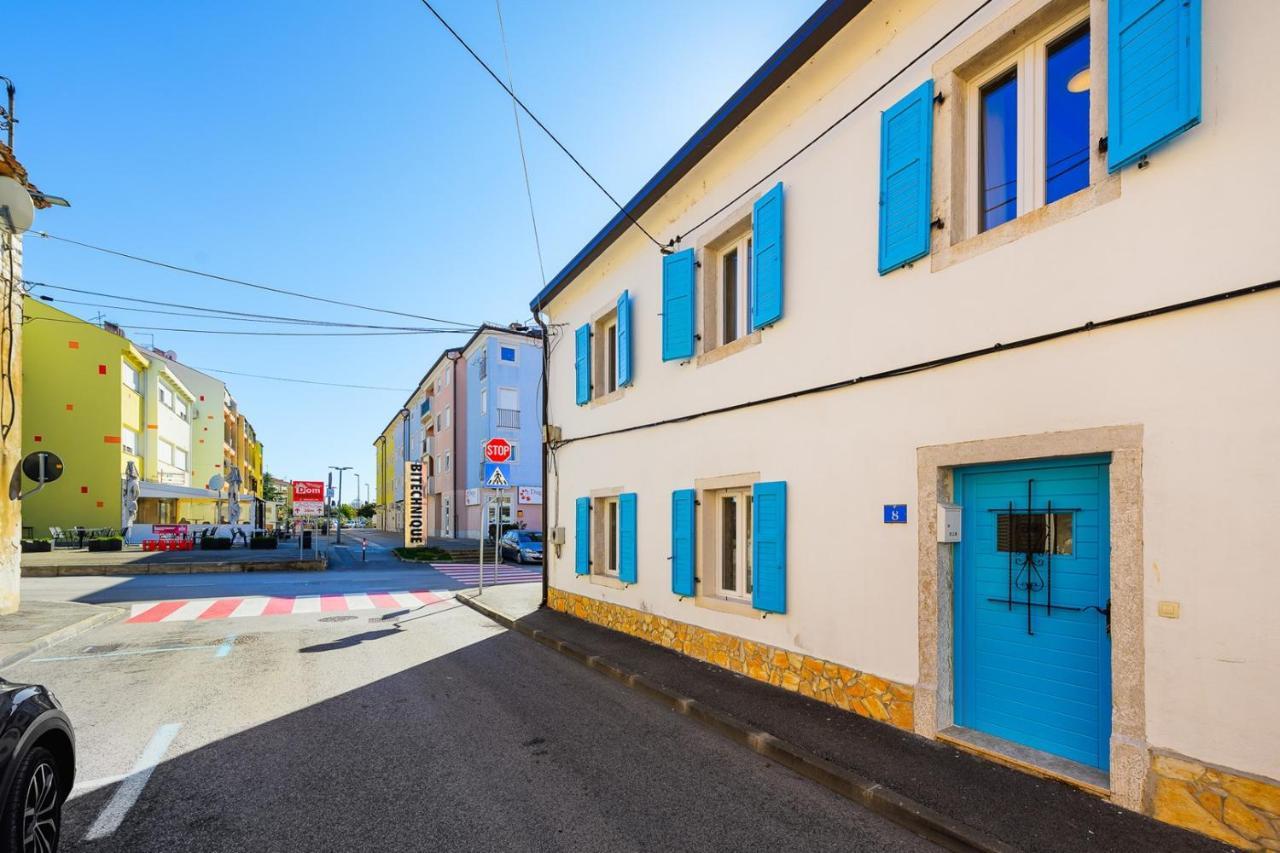 Center House With Apartments Умаг Екстер'єр фото